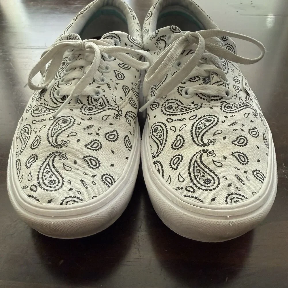 Size 8.5 - Vans ComfyCush Era Paisley - White Bold In Bandana Sneakers - Picture 9 of 9